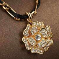 私言私语 pwords 花季恋语 甜美花朵镶水钻丝绳短项链 gsnt0138