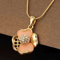 私言私语 pwords 花醉伊人 琉璃石清新花朵镶水钻项链 gsnt0143