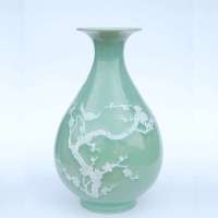 雅川礼瓷·青瓷浮雕·梅花·玉壶春工艺赏瓶(工艺礼品摆件,家居装饰商务办公礼品)