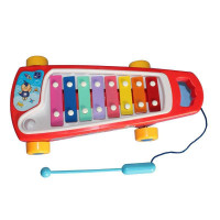 婴侍卫手拖车敲琴