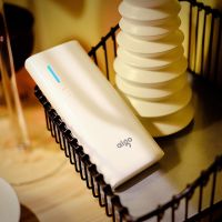 爱国者(aigo) 移动电源K112 10000毫安 双USB输出 LED强光手电 白色
