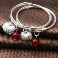 欧奈ONICE甜心宝贝系光圆红玛瑙吊木鱼铃S990足银手镯