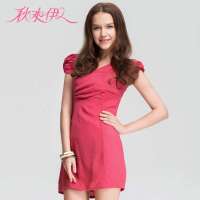 秋水伊人 女装褶皱高腰合体V领连衣裙122102102(梅红/XL)