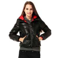 雪中飞 女装女脱缷帽印花相拼短款 X1201024(黑色/朝阳红 160/84A(S))