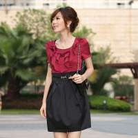 伊薇瑞 玫瑰花瓣迷人高腰撞色连衣裙(红+黑/S)