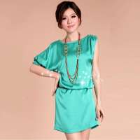 伊薇瑞 伊薇瑞不对称短袖亮色连衣裙(宝石绿色/M)