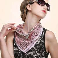 GLOVIN 知品风格 小马小方巾 米色