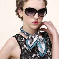 GLOVIN 知品风格 桑蚕丝五角星小方巾 墨绿