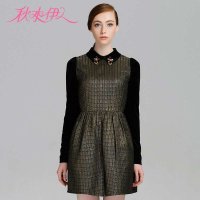 秋水伊人 女装时尚淑女撞色翻领褶皱修身连衣裙633102015