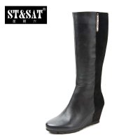 ST&SAT 星期六黑色绒面羊皮 黑色牛皮女靴子 SS24S9330211