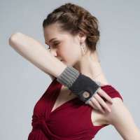 爱丽榭 Alyzee 冬季韩版兔毛羊毛手套半指短款加厚可爱女骑行保暖手套 A3032 浅灰色