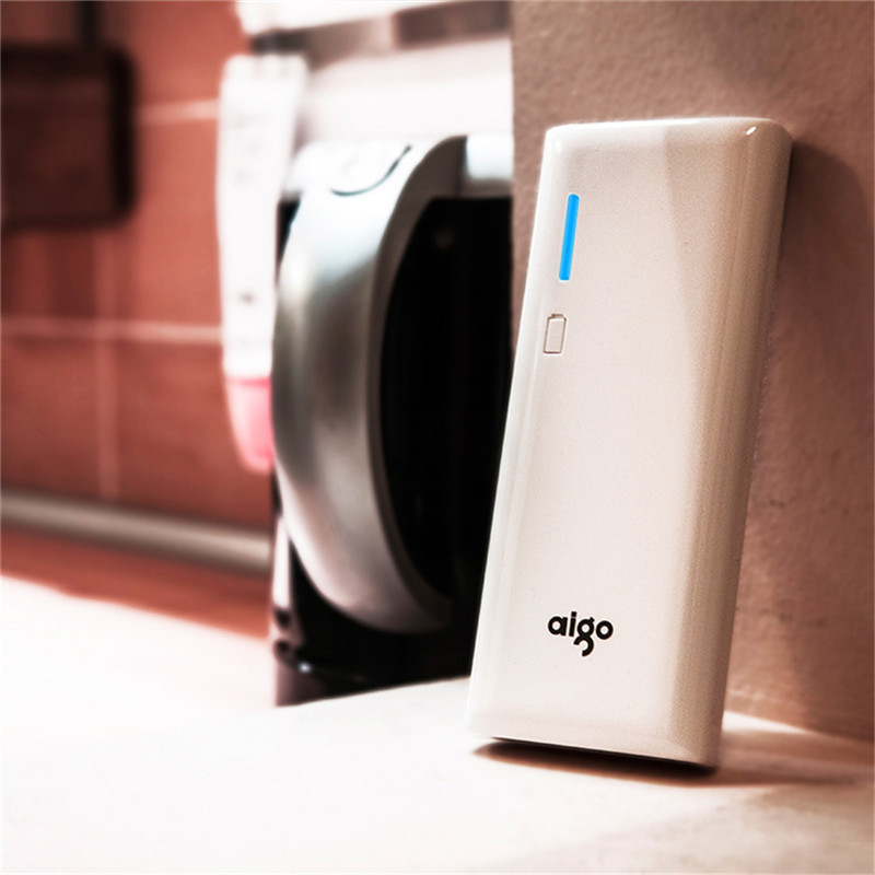 爱国者(aigo) 移动电源K150 15000毫安 双USB输出 LED强光手电 白色