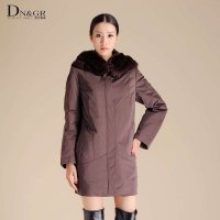 DNGR秋冬季中老年女装简约帽领兔毛内胆拉链中长款尼克服大衣8205
