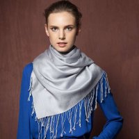 丝绒精纺素色围巾 灰