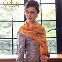 VOA 印花真丝围巾女加厚加绒 双面丝绸披肩桑蚕丝巾秋冬款霜林醉 P902