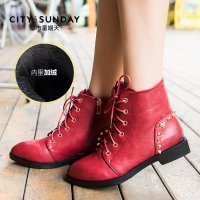 都市星期天皮鞋女冬季英伦女短靴前系带铆钉女靴及裸靴马丁靴加绒版红色CS1657089-1