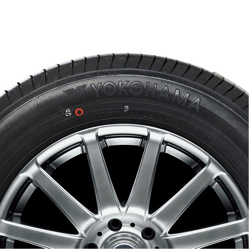 横滨优科豪马轮胎 215/60R16 E70B 95V 凯美瑞原配