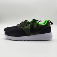 677782-008 ROSHE ONE PRINT(GS)女运动休闲跑步鞋