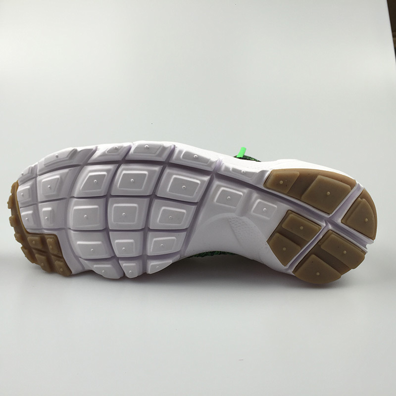 816560-300 AIR FOOTSCAPE MAGISTA FLYKNIT 小吕布