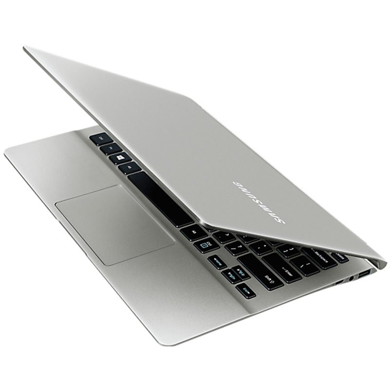 三星(SAMSUNG)NP900X3K-K07CN 13.3英寸笔记本(i5-5200U 8G 256GSSD QHD)