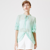 别致花边袖前短后长设计桑蚕丝上衣.   