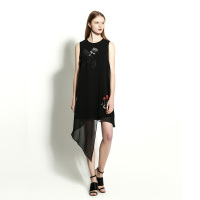 时尚飘逸不规则下摆设计连衣裙