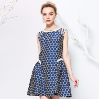 气质淑女波点无袖连衣裙