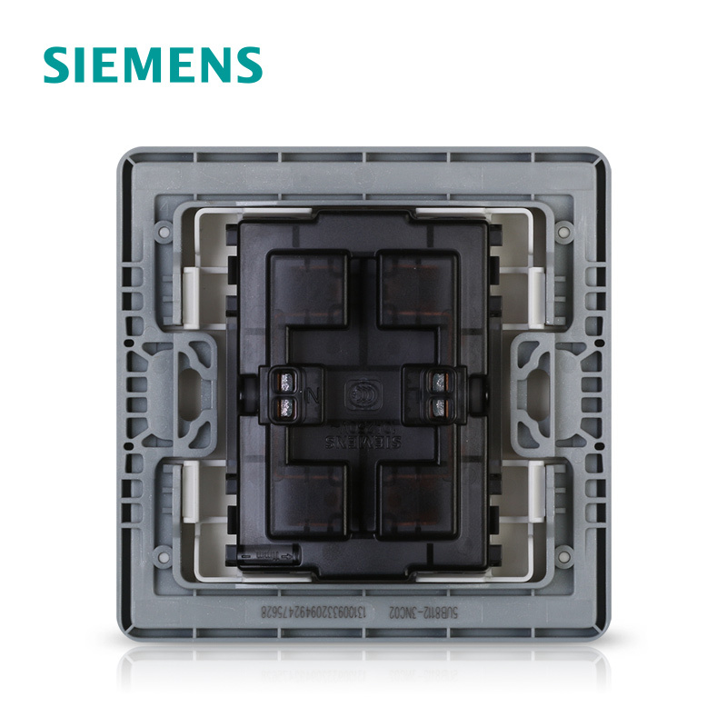 西门子（SIEMENS）开关插座 睿致钛银系列四孔插座5UB81123NC02