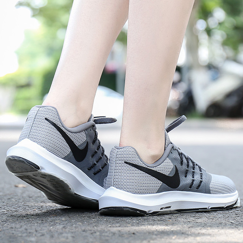 耐克NIKE 2017 秋 女 跑鞋 WMNS NIKE RUN SWIFT 909006-011