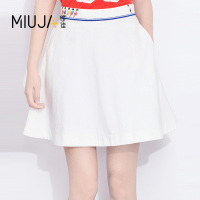 女款白色中腰宽松牛仔半截裙