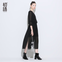 初语2017春季新款文艺V领七分袖开叉连衣裙女中长款小黑裙