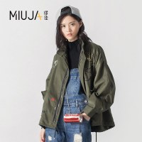 女款立领徽章铆钉宽松款加棉外套