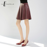 拉夏贝尔2017秋冬新款酒红色人造革打褶中腰半身裙10008821