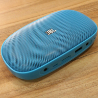 JBL SD-18 BLU 迷你便携无线蓝牙插卡音箱 兼容苹果/三星手机/电脑小音响 MP3播放器 屏幕显示/FM收音机