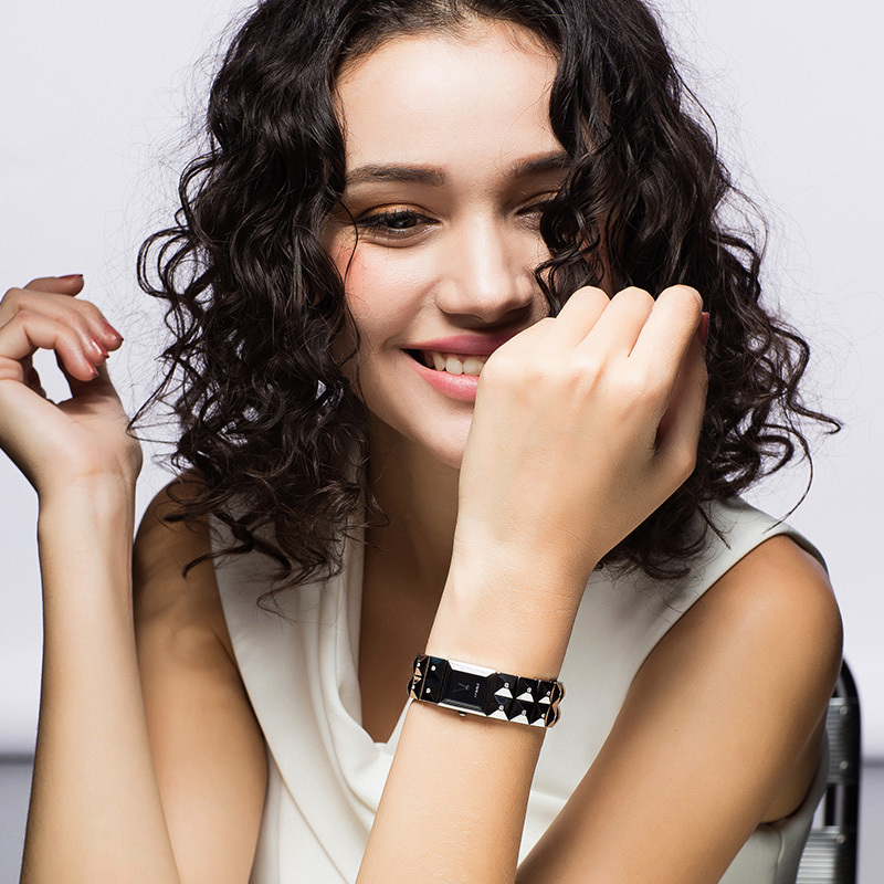 意大利进口pinko简约时尚石英女表cherimola系列银钢带pk2322l11m