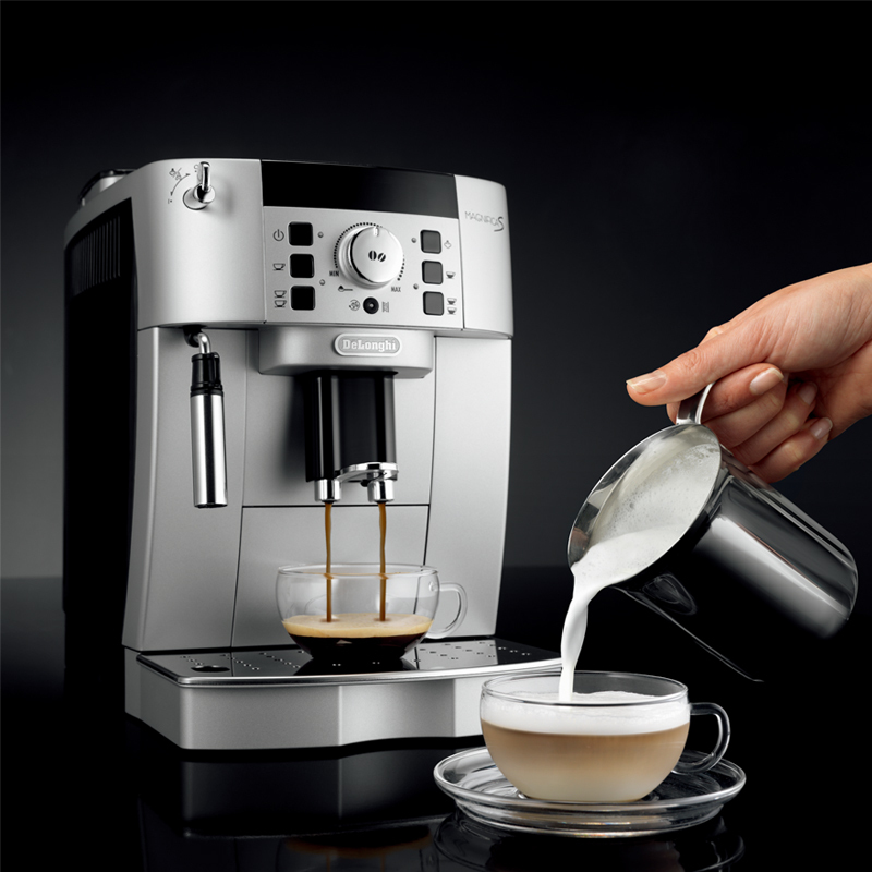德龙(DeLonghi) ECAM22.110.SB 全自动咖啡机 意式家用商用 欧洲原装进口 自带打奶泡系统