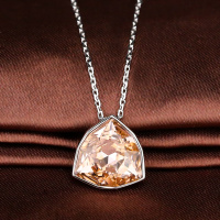 Swarovski施华洛世奇Brief玫瑰粉三角水晶项链5086788