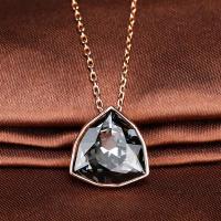 Swarovski施华洛世奇Brief黑色夜影三角项链5098370
