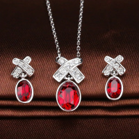 Swarovski施华洛世奇红色水晶项链耳钉套装女士5034158