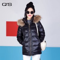 Q&rsquo;S/秸熙女装2017冬装新款时尚毛领装饰拼接羽绒服JAC227