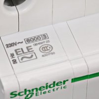 施耐德电气(Schneider Electric)断路器 漏电保护器 E9系列2P40A带漏保空气开关