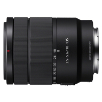 索尼(SONY) SEL18135 中远摄标准变焦镜头 E18-135mm 67mm滤镜口径 索尼E卡口 5片光圈叶片数