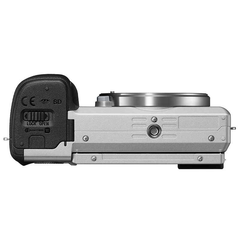 索尼(SONY) ICEL-6300/S+SEL18135_KIT 微单相机 套机 轻巧便携(银色)