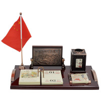 递乐2018年台历架仿红木质日历带笔筒便签盒可商务定制广告位