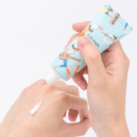 缤纷乐园倍润护手霜