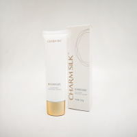 丝润焕颜洁面乳