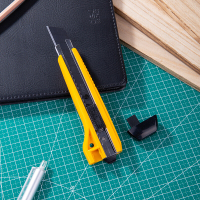 得力2041美工刀(混)(把) 大号耐用美工刀 手动锁定功能裁纸刀/小刀