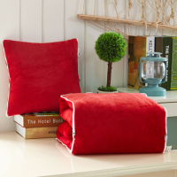 木辛梓水晶绒抱枕被