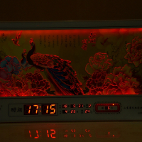 康巴丝(Compas)万年历时尚客厅数码电子日历钟办公室挂钟日历表 16英寸(直径40.5厘米) 4代变光花开富贵