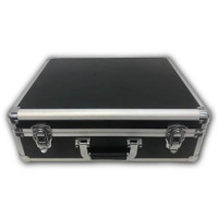 便携式导航定位干扰设备(YD-G01)让无人机误以为到了禁飞区或获取到错误的目标点坐标,从而实现驱离迫降无人机的目的